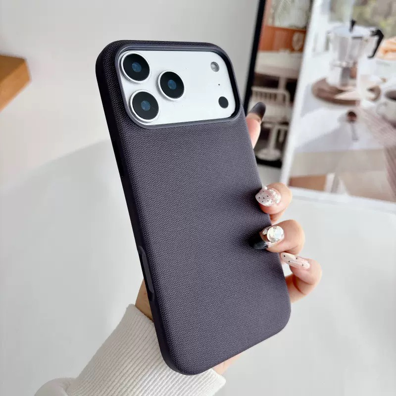 Minimalist Braided Texture Magsafe iPhone Case